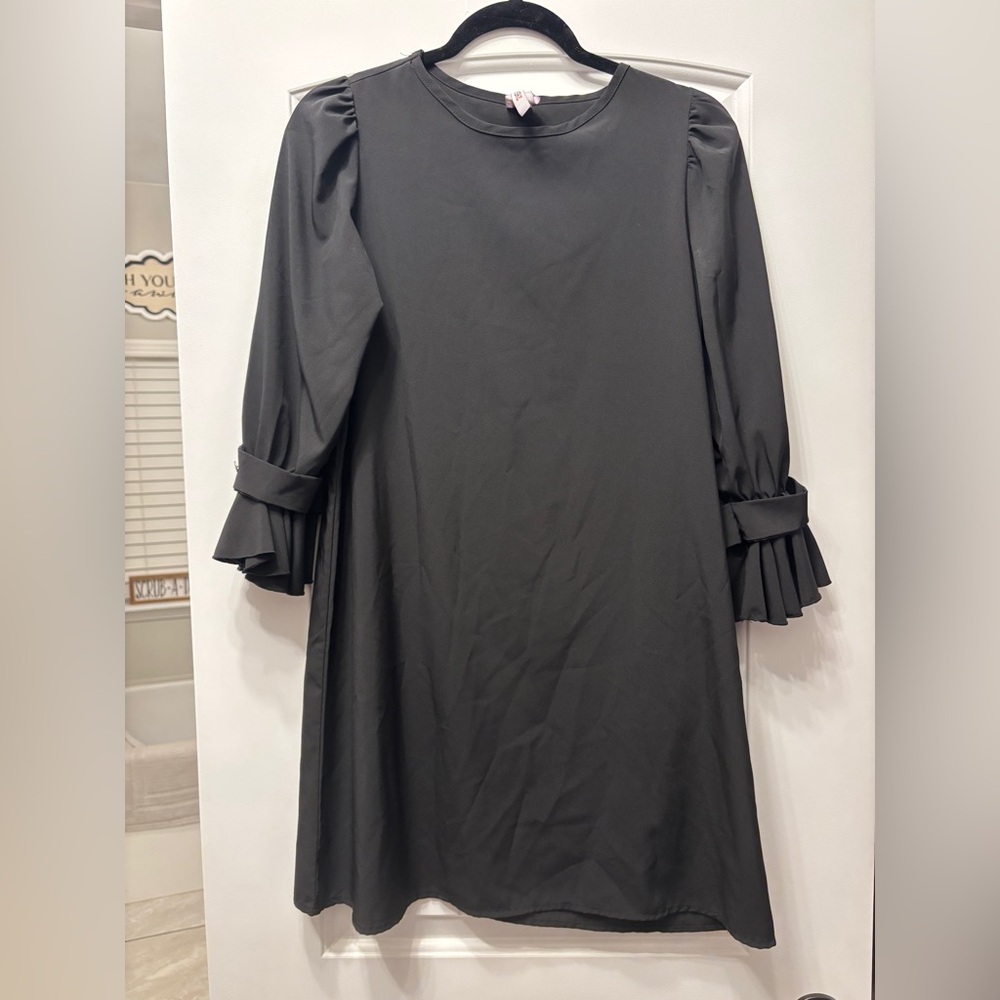 Chic Long Sleeve Black Dress